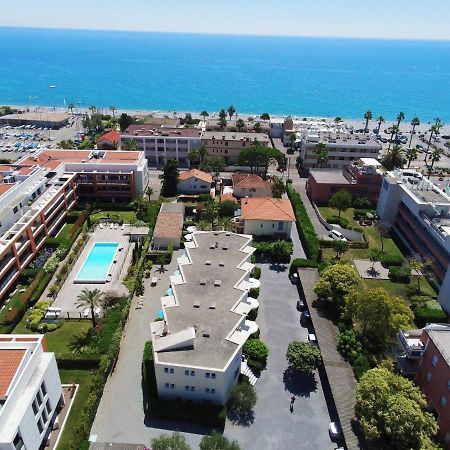 Hotel L'Etape Villeneuve-Loubet Exteriér fotografie